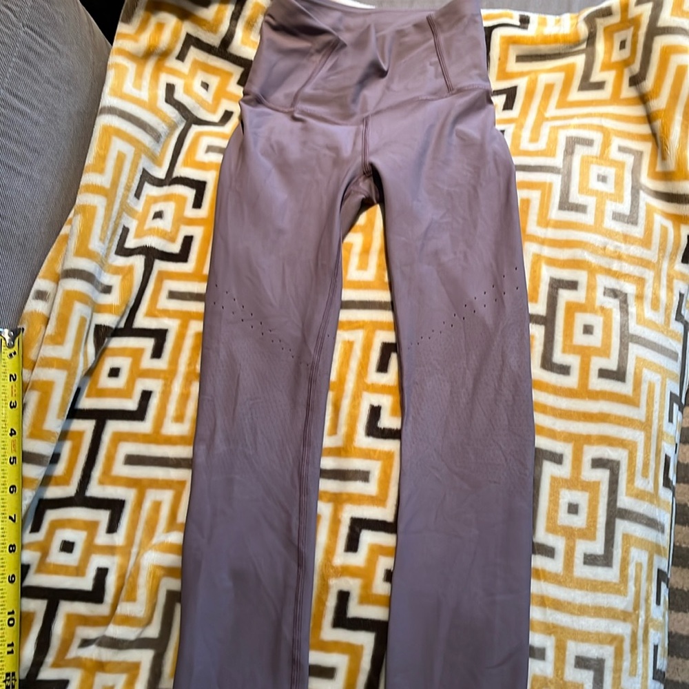 Lululemon Purple leggings size 4 perfect condition